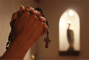 Catholics urged to pray the rosary in October for end to human trafficking