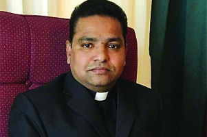 Priest seeks kidney donor